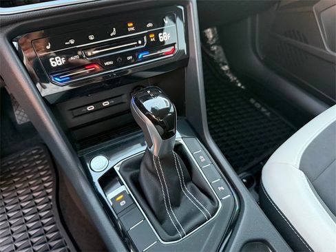 New 2025 Volkswagen Taos SE image 14