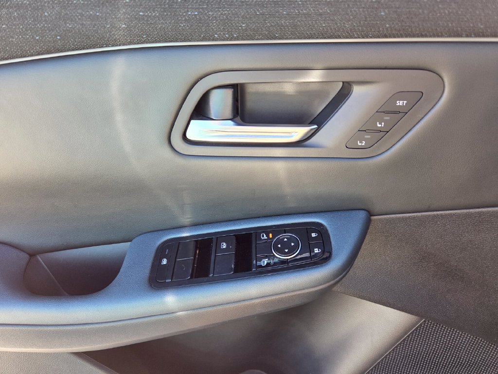 Used 2026 Nissan Leaf Platinum+ FWD image 23