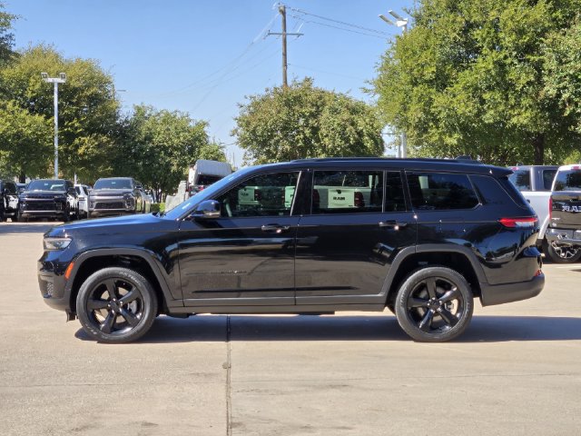 Used 2024 Jeep Grand Cherokee L Altitude AWD/4WD image 4