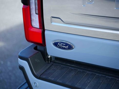 Used 2025 Ford F450 Platinum w/ Platinum Plus Package AWD/4WD image 12