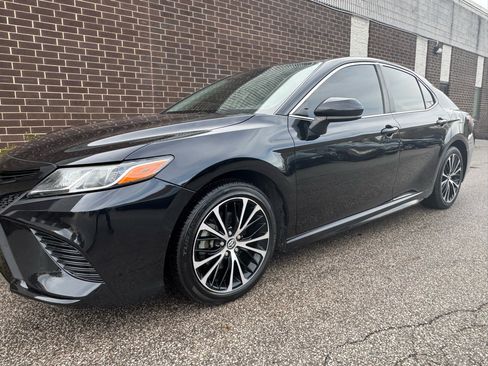 Used 2020 Toyota Camry SE image 30