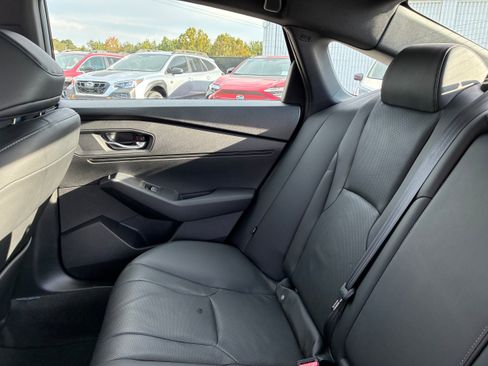 Used 2024 Honda Accord Sport image 9