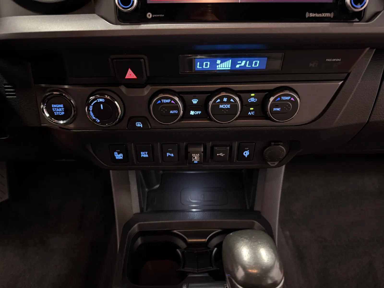 Used 2021 Toyota Tacoma TRD Off-Road w/ Technology Package AWD/4WD image 33