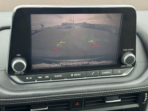 Used 2021 Nissan Rogue S image 18