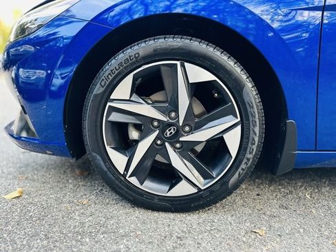 Used 2023 Hyundai Elantra Limited image 27