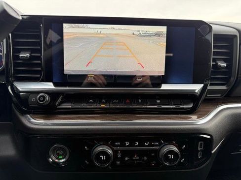 Used 2024 Chevrolet Silverado 1500 LT image 41