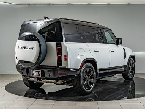 Used 2024 Land Rover Defender 110 X-Dynamic SE AWD/4WD image 5