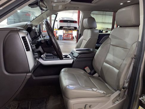 Used 2015 Chevrolet Silverado 1500 LTZ Z71 w/ LTZ Plus Package image 10
