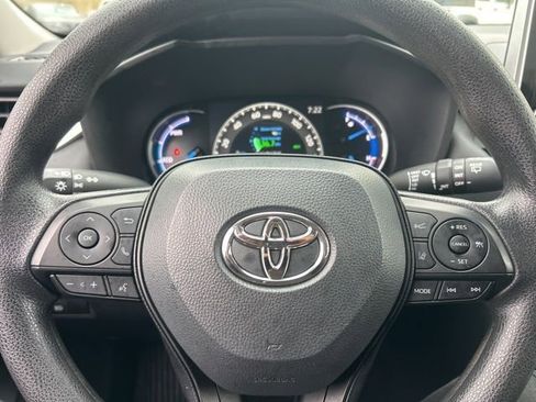 Used 2025 Toyota RAV4 XLE image 13