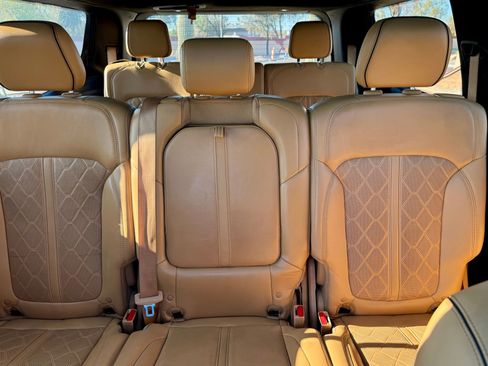 Used 2022 Jeep Grand Wagoneer Series III w/ Flexible Seating Group image 18