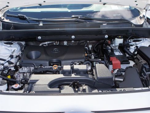 Used 2022 Toyota RAV4 LE image 34