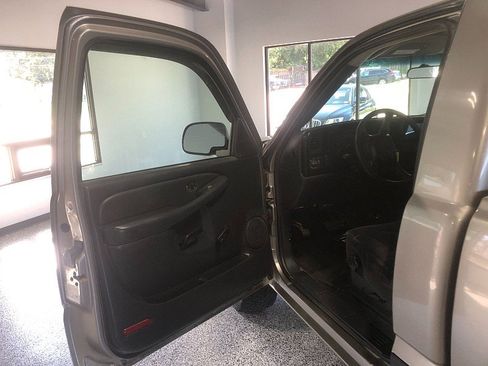 Used 2000 GMC Sierra 1500 SL w/ Convenience Group AWD/4WD image 10