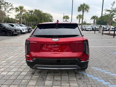 Certified 2025 Cadillac Optiq Sport 2 w/ LPO, Floor Liner Package AWD/4WD image 7