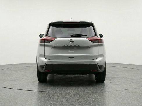 Used 2025 Nissan Rogue SV image 7