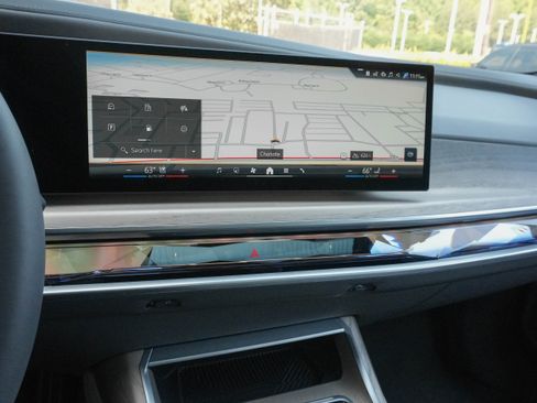 Certified 2023 BMW 760i xDrive AWD/4WD image 22