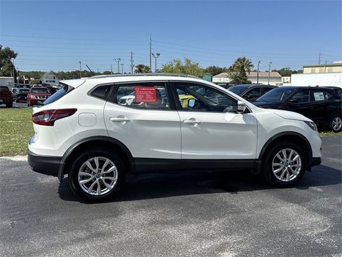 Certified 2021 Nissan Rogue Sport SV image 5