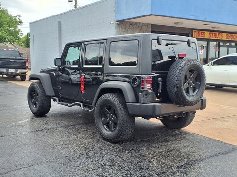 Used 2017 Jeep Wrangler Unlimited Sport AWD/4WD image 3