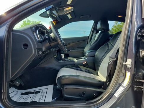 Used 2016 Dodge Charger SXT RWD image 15