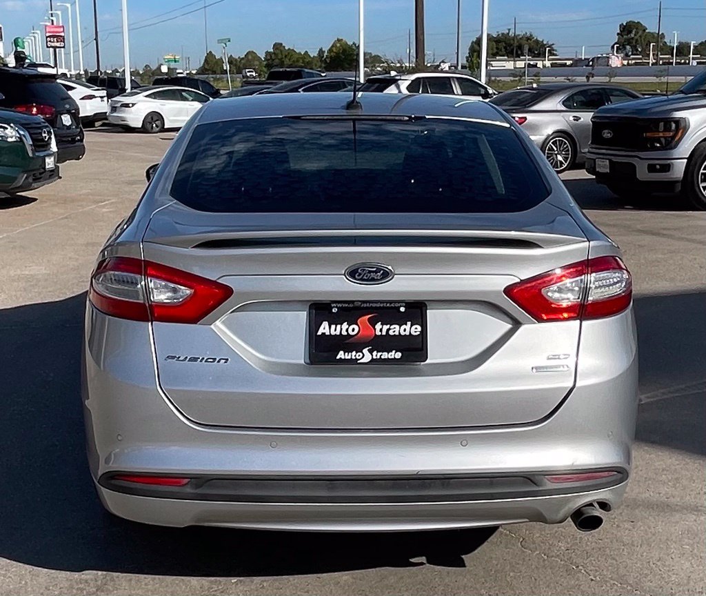 Used 2014 Ford Fusion SE FWD image 8