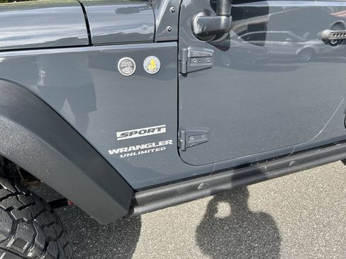 Used 2017 Jeep Wrangler Unlimited Sport w/ Quick Order Package 24S AWD/4WD image 14