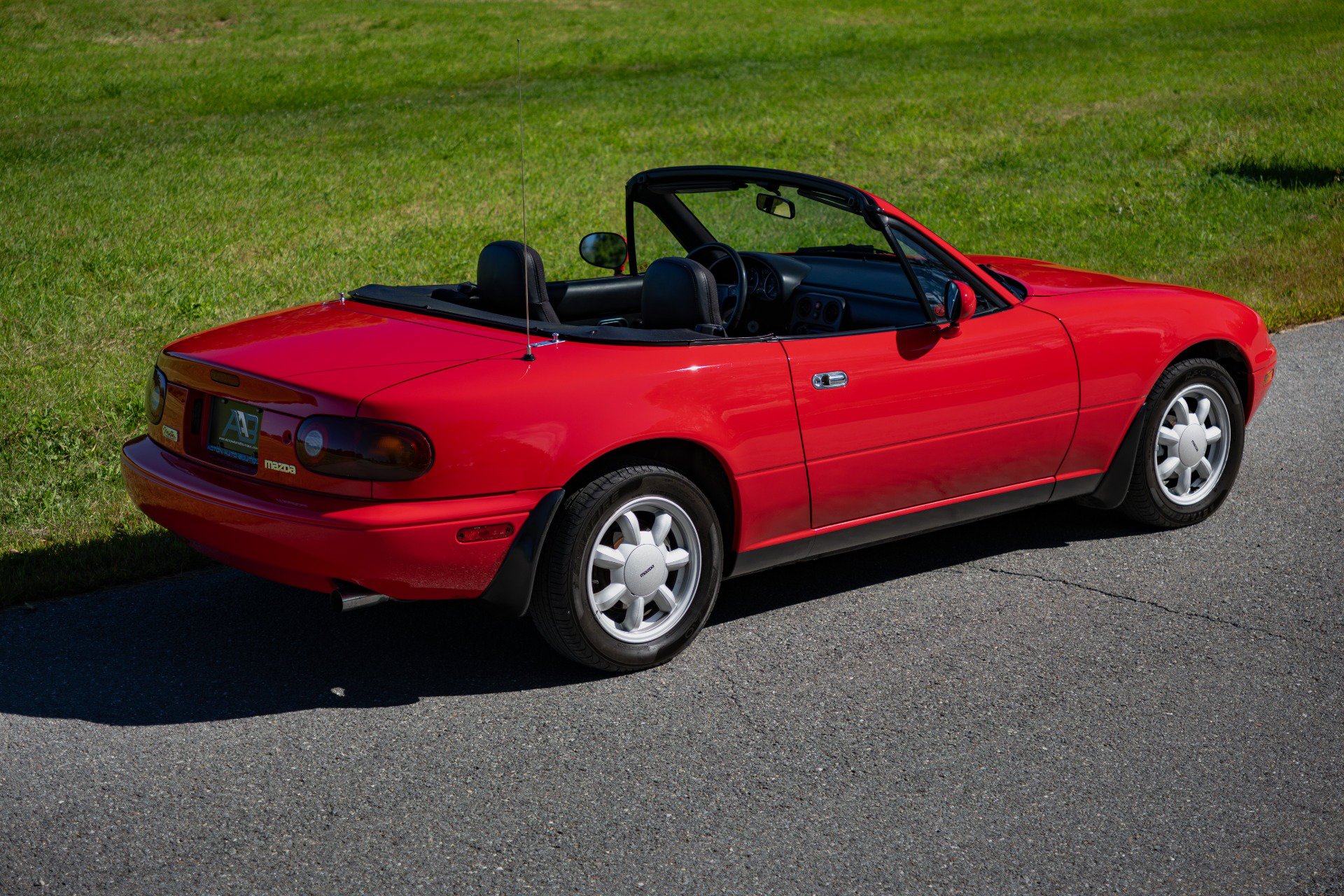 Used 1990 MAZDA MX-5 Miata RWD image 7