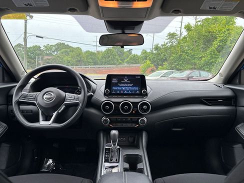 Used 2025 Nissan Sentra SV FWD image 31