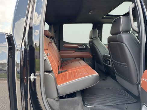Used 2024 GMC Sierra 1500 Denali Ultimate image 11