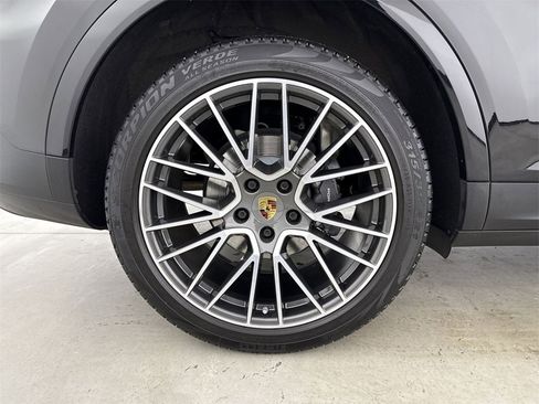 Certified 2019 Porsche Cayenne image 16