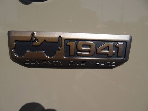 Used 2016 Jeep Wrangler Unlimited Sahara image 36