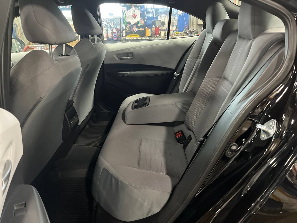 Used 2025 Toyota Corolla SE w/ Convenience Package FWD image 26