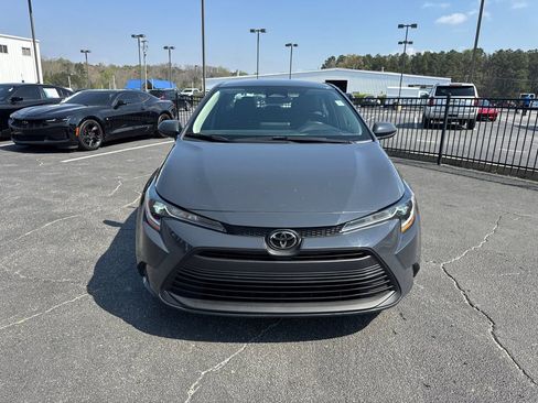 Used 2024 Toyota Corolla LE image 3
