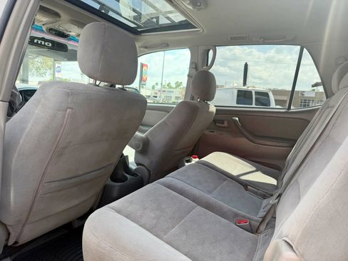 Used 2006 Toyota Sequoia SR5 AWD/4WD image 10