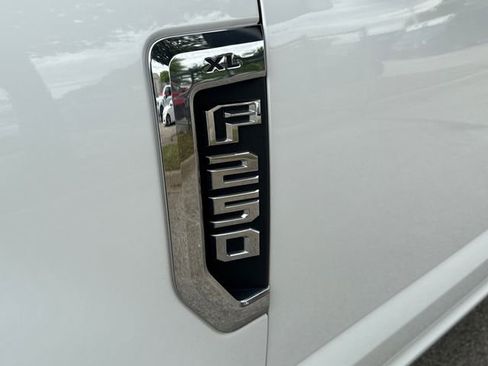 Used 2022 Ford F250 XL w/ Power Equipment Group image 6
