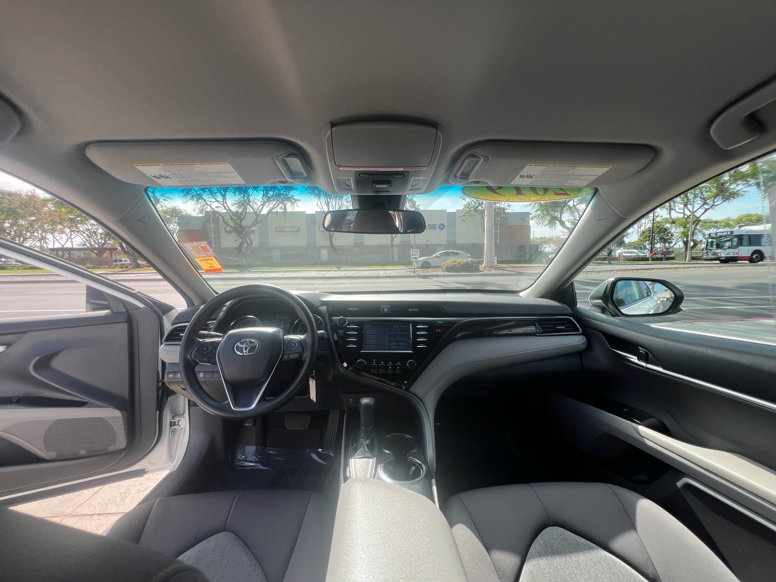 Used 2019 Toyota Camry LE FWD image 15