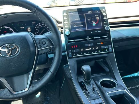 Used 2022 Toyota Avalon XLE FWD image 16
