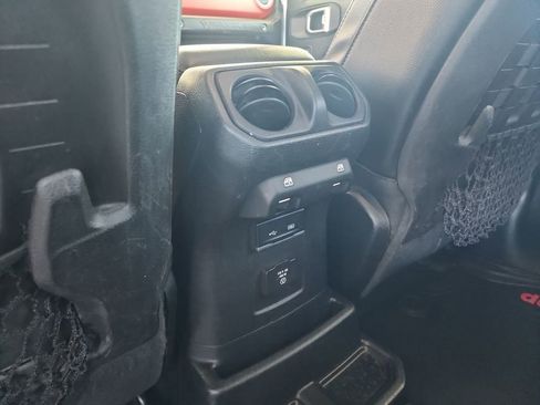 Used 2018 Jeep Wrangler Unlimited Rubicon image 21
