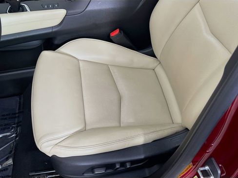 Used 2018 Cadillac XT5 Luxury w/ Driver Awareness Package image 19