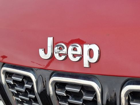 Certified 2024 Jeep Compass Limited image 28