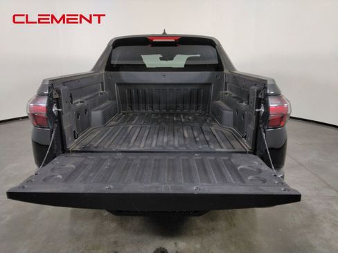 Used 2025 Hyundai Santa Cruz SE FWD image 9