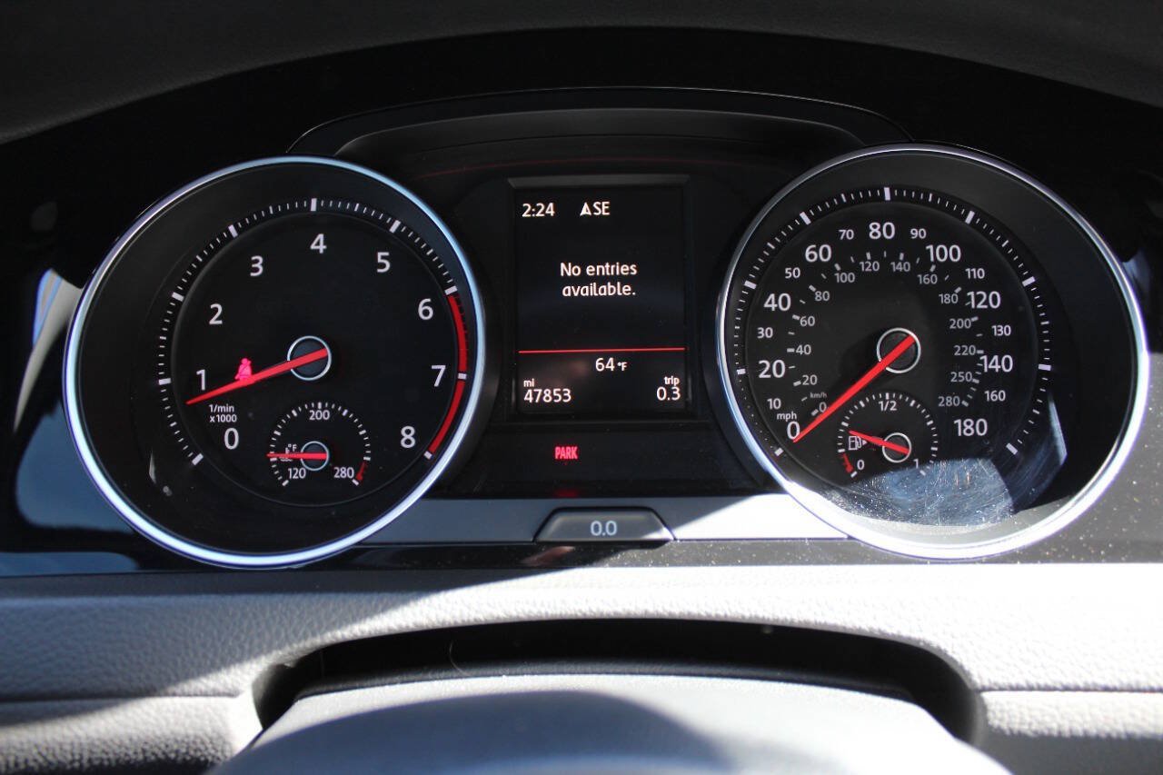Used 2018 Volkswagen GTI SE FWD image 8