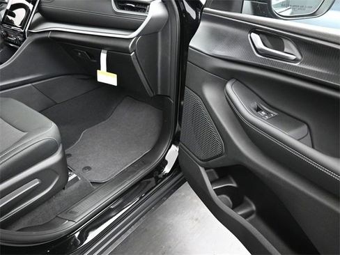 New 2025 Jeep Grand Cherokee Laredo X image 23