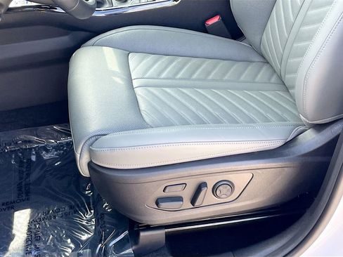 Certified 2025 Kia Sorento SX Prestige w/ Sage Leather Package AWD/4WD image 14