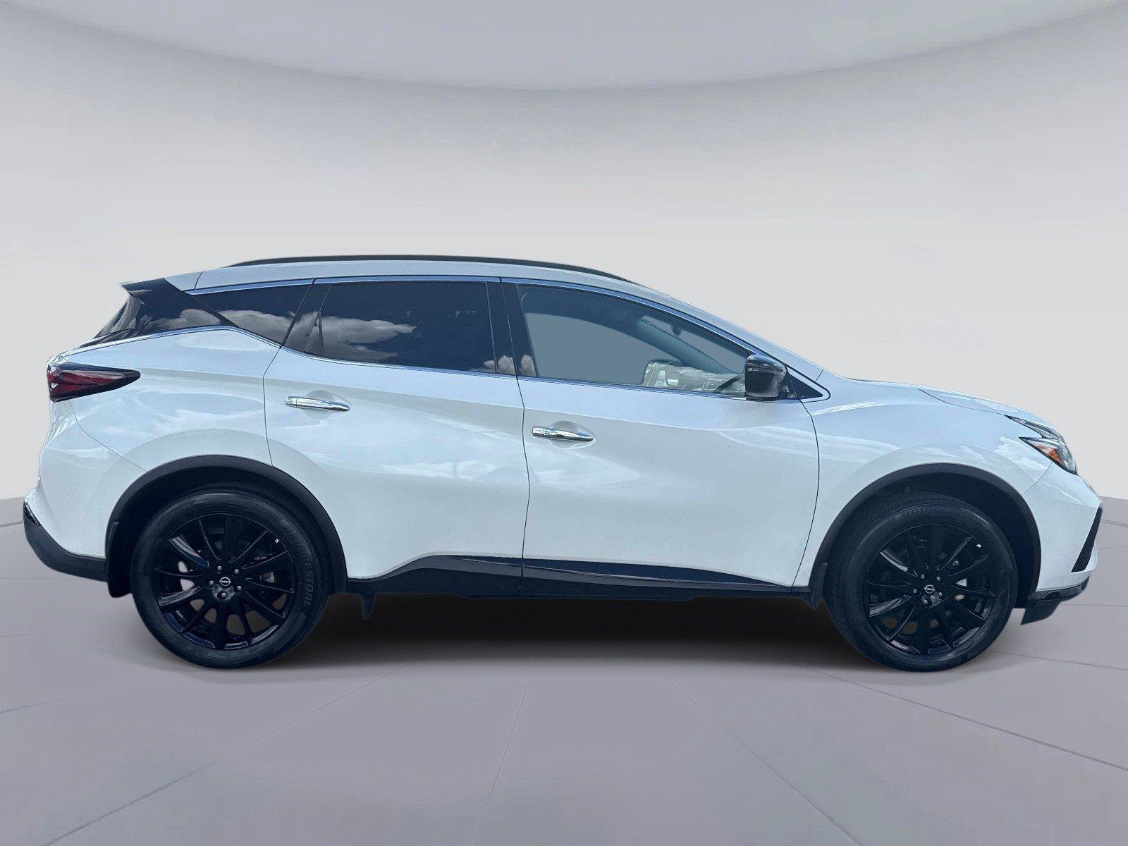 Used 2024 Nissan Murano SV w/ SV Midnight Edition Package FWD image 2