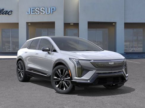 New 2026 Cadillac Optiq Luxury 2 w/ LPO, Floor Liner Package AWD/4WD image 7