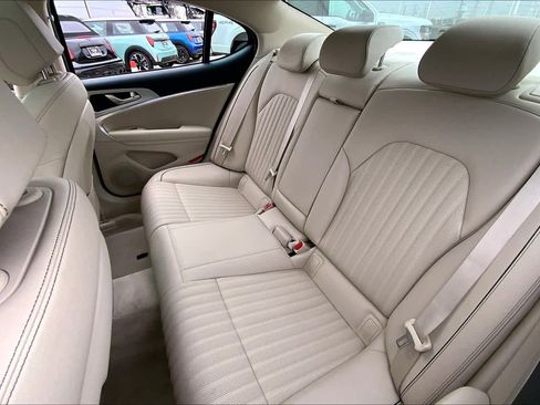 Used 2026 Genesis G70 2.5T Prestige image 20