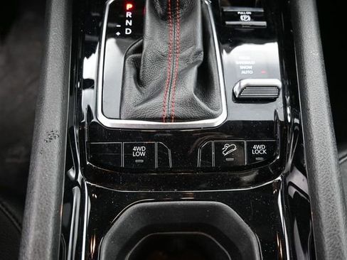 Used 2025 Jeep Compass Trailhawk AWD/4WD image 26