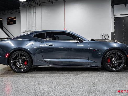 Used 2020 Chevrolet Camaro SS image 6