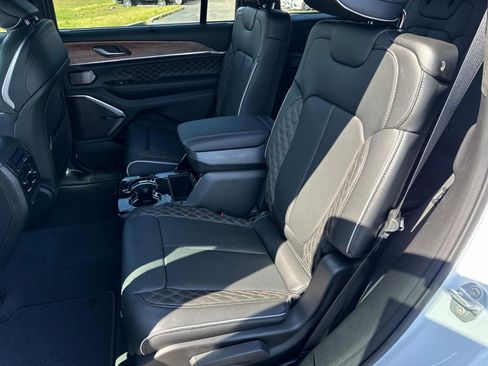 New 2026 Jeep Grand Cherokee L Summit AWD/4WD image 16