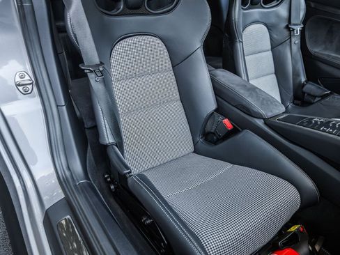 Used 2018 Porsche 911 GT2 RS image 22