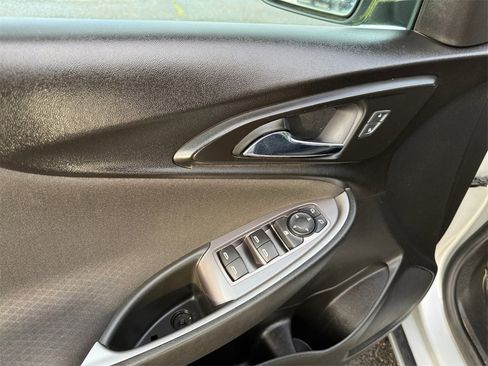 Used 2020 Chevrolet Malibu LS image 11